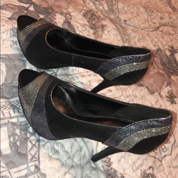 Heels - Picture 2 of 4